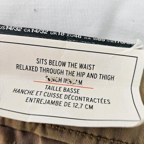 Khakis by Gap Girlfriend 5 inch Edgy Casual Shorts Size 14/32 - Picture 8 of 9